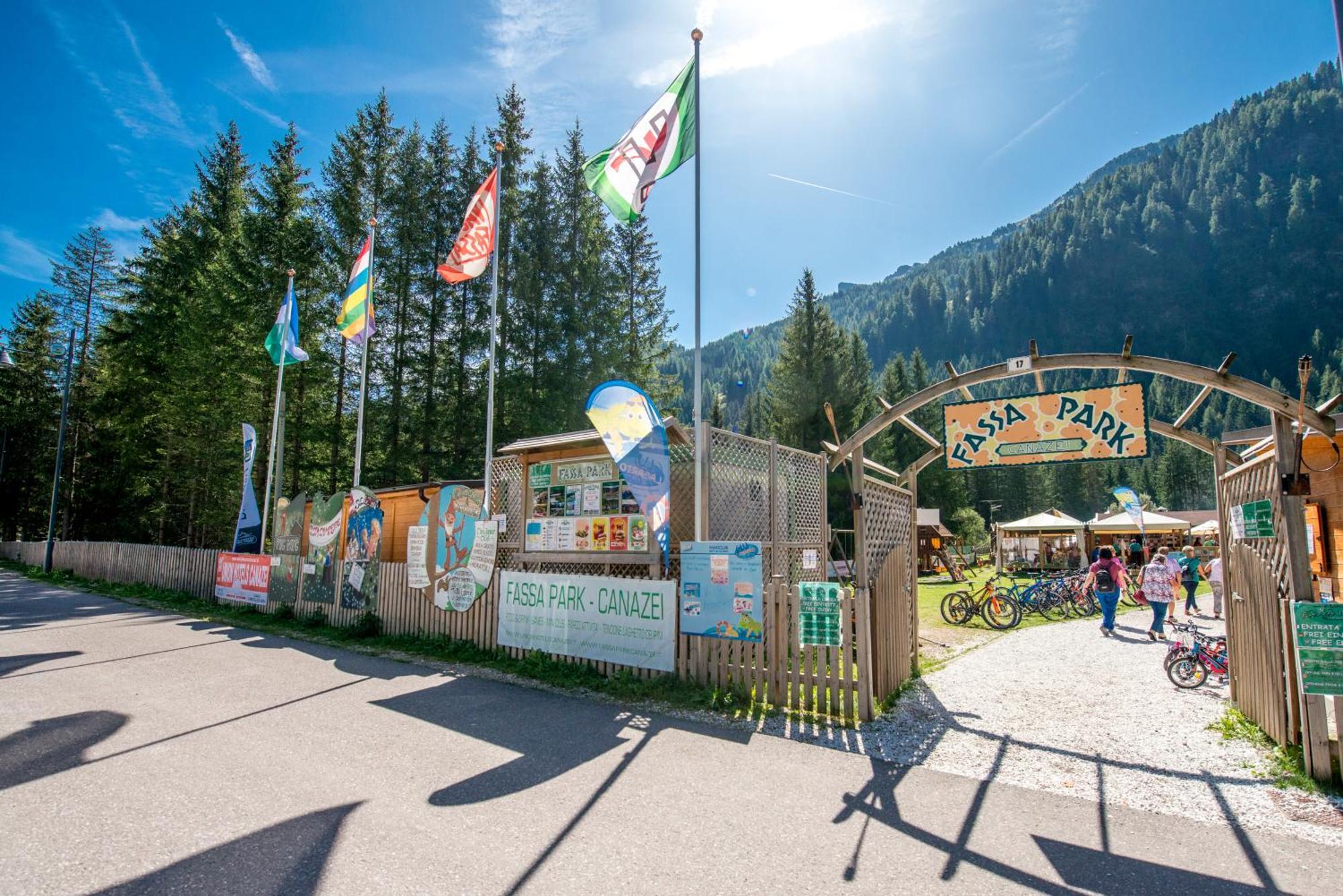 Hotel Diamant Park Campitello di Fassa Kültér fotó